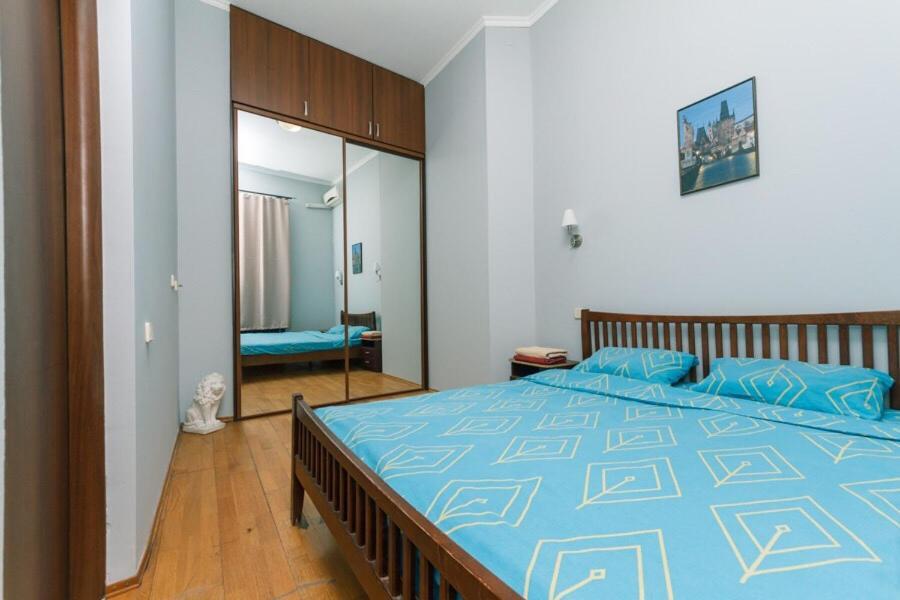 Apartments In Center Metro Olimpiyskay Velyka Vaselkivska Street Kiev Bagian luar foto